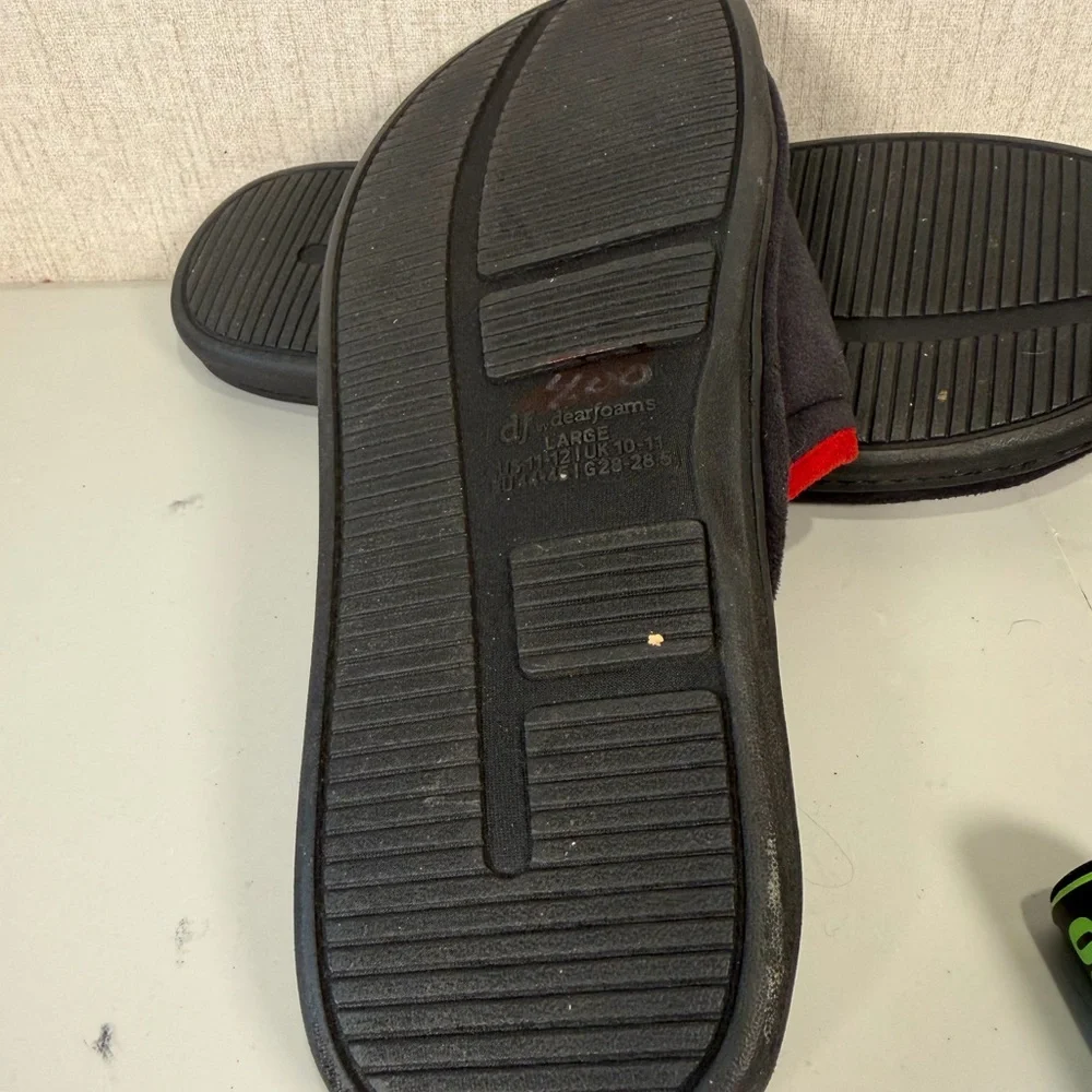 dearfoam slippers mens Size 11-12‎ Black And Red